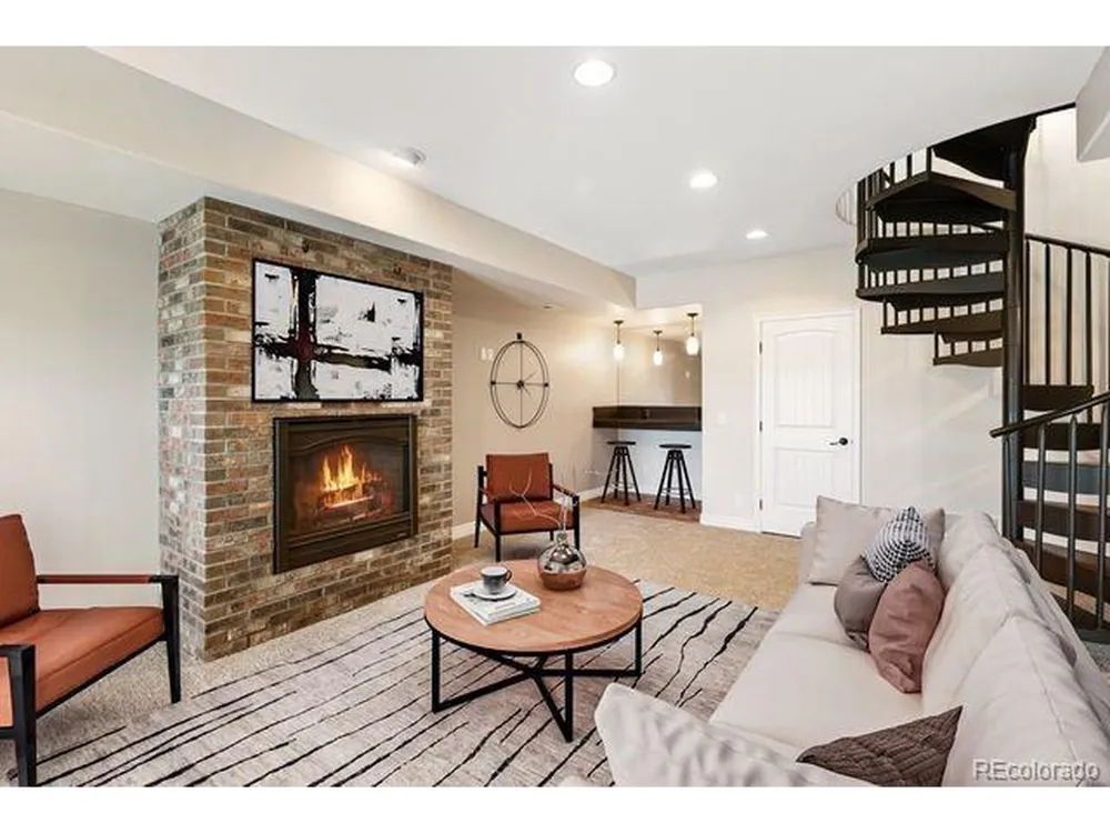 127 Carlton Circle Florissant, CO 80816
