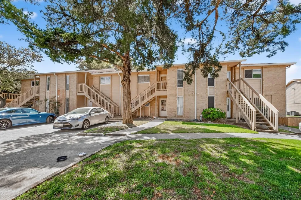 1505 Ward Road #214 Baytown, TX 77520