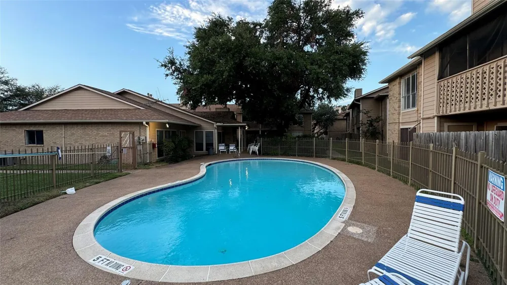 1505 Ward Road #214 Baytown, TX 77520