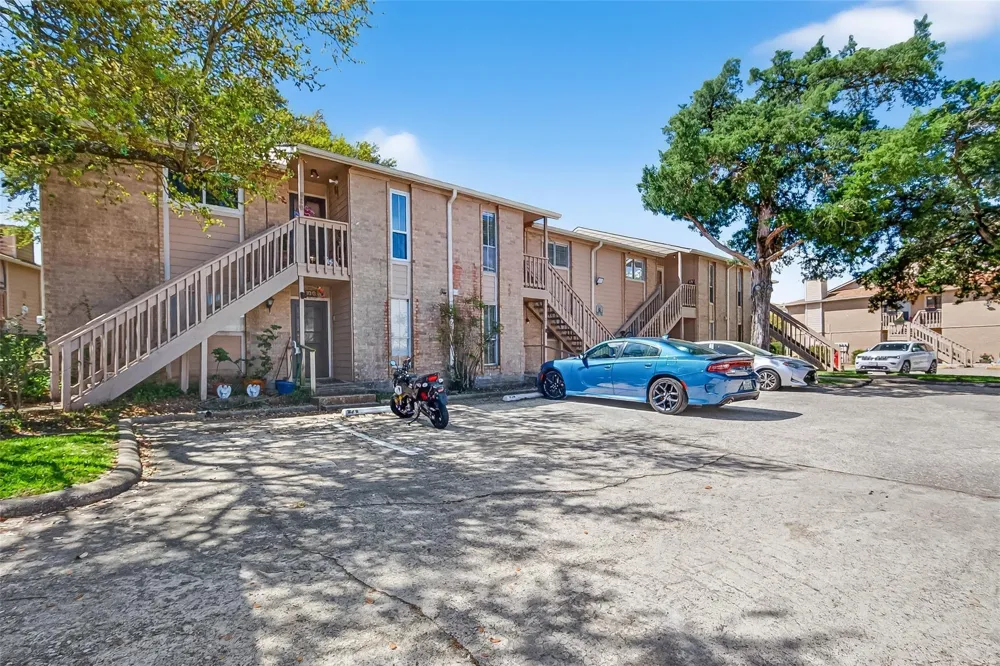 1505 Ward Road #214 Baytown, TX 77520