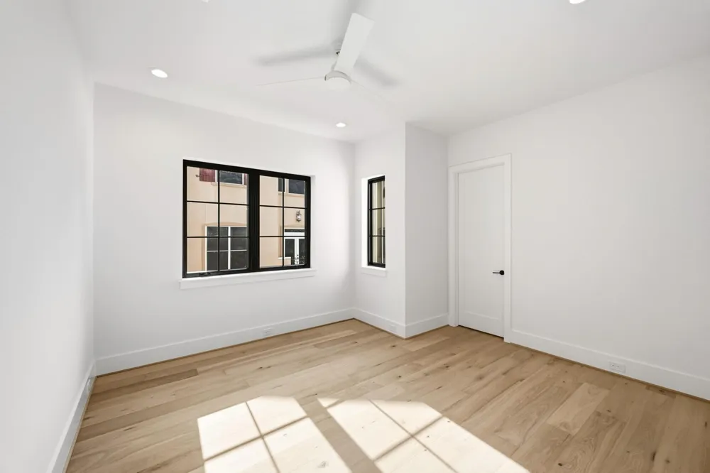 1642 Norfolk Street Houston, TX 77006