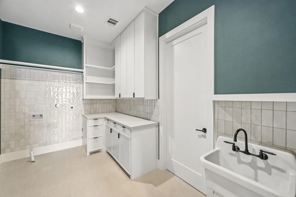 1642 Norfolk Street Houston, TX 77006