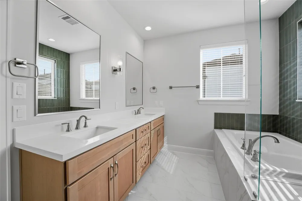 2704 Grand Fountains Drive #H Houston, TX 77054