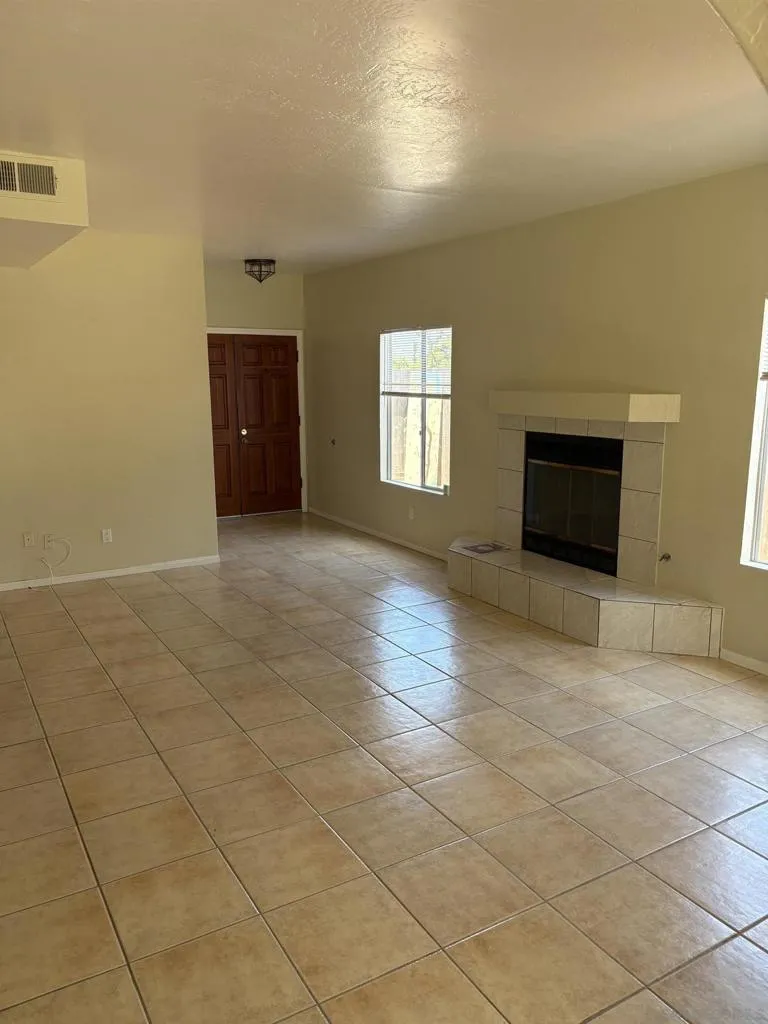 2411 Torrejon Carlsbad, CA 92009