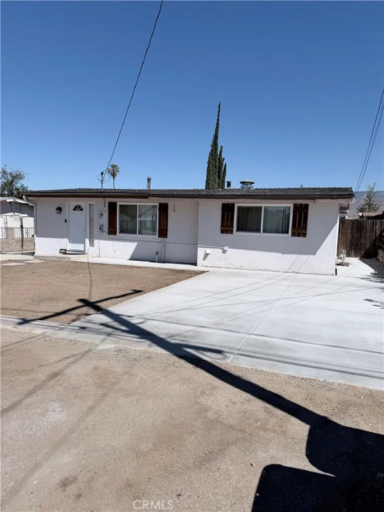 2045 Capri Mentone, CA 92359