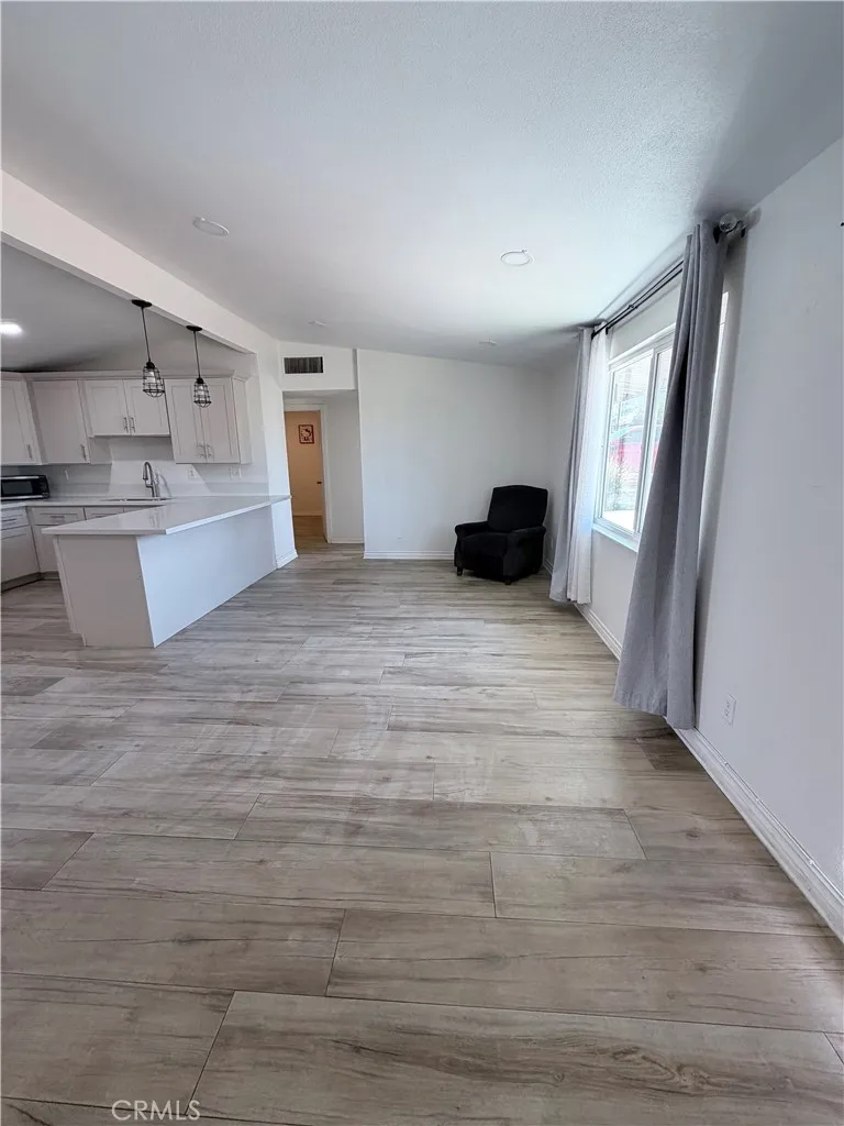 2045 Capri Mentone, CA 92359