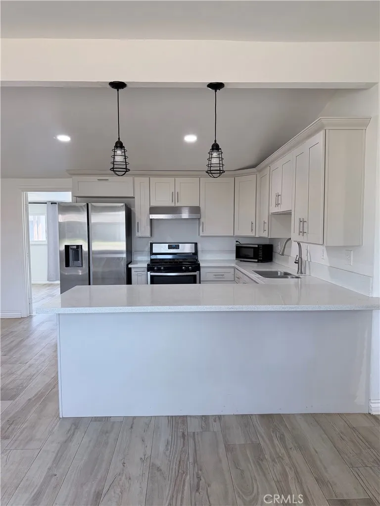 2045 Capri Mentone, CA 92359