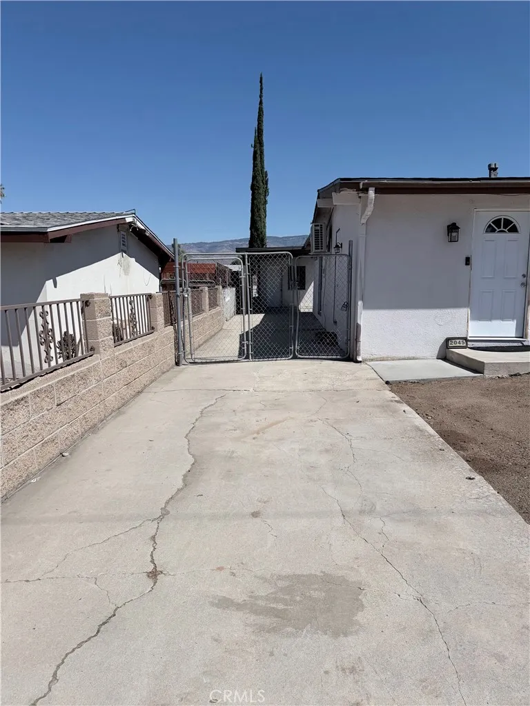 2045 Capri Mentone, CA 92359