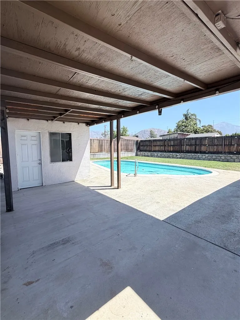 2045 Capri Mentone, CA 92359