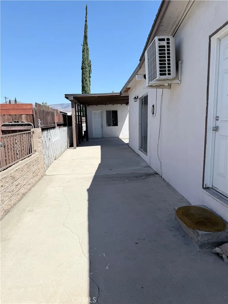 2045 Capri Mentone, CA 92359