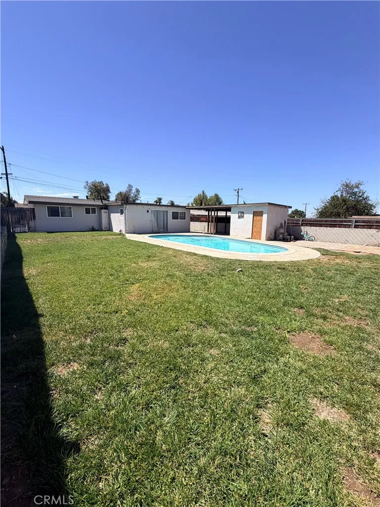 2045 Capri Mentone, CA 92359