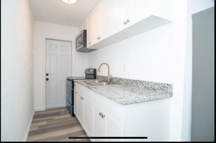 721 NW 19th Terrace #1-2 Fort Lauderdale, FL 33311