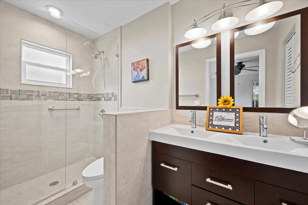 206 Lake Susan Lane West Palm Beach, FL 33411