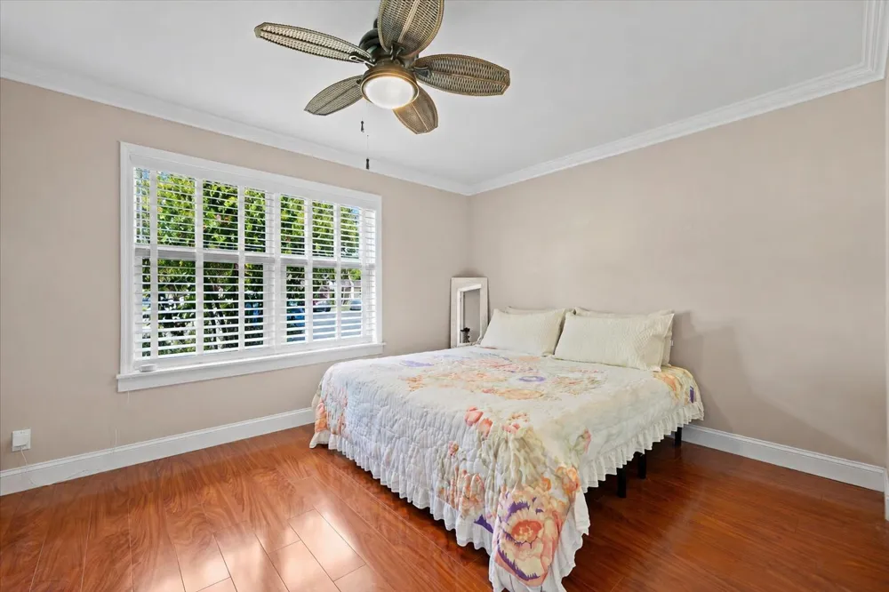 206 Lake Susan Lane West Palm Beach, FL 33411