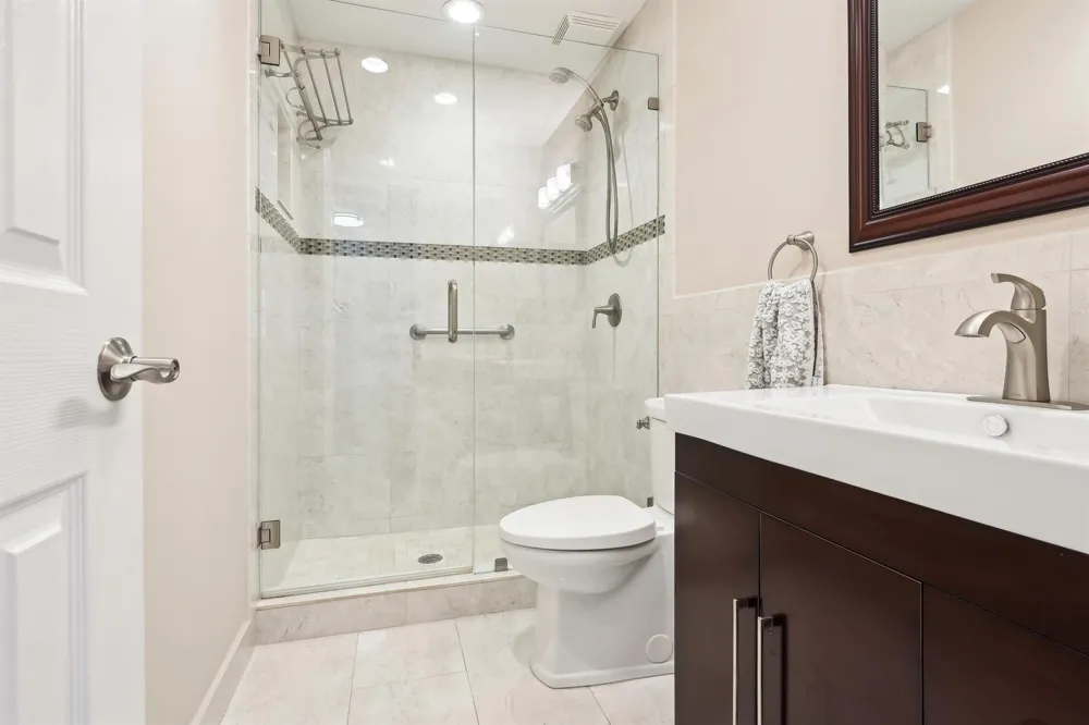 206 Lake Susan Lane West Palm Beach, FL 33411