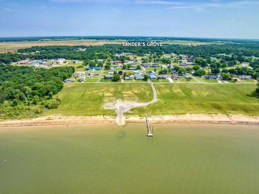 12131 Longboard Loop Kingston, OK 73439