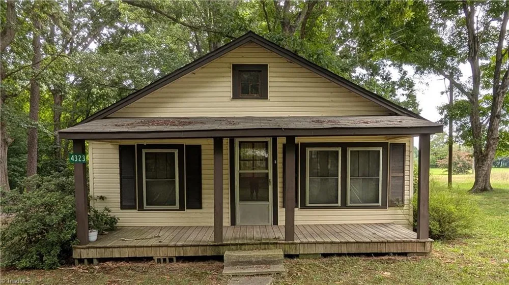 4323 Holly Spring Road Ramseur, NC 27316