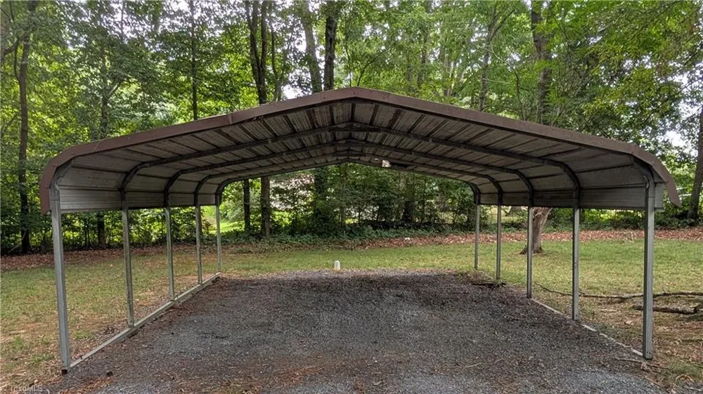 4323 Holly Spring Road Ramseur, NC 27316