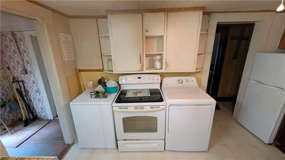 4323 Holly Spring Road Ramseur, NC 27316