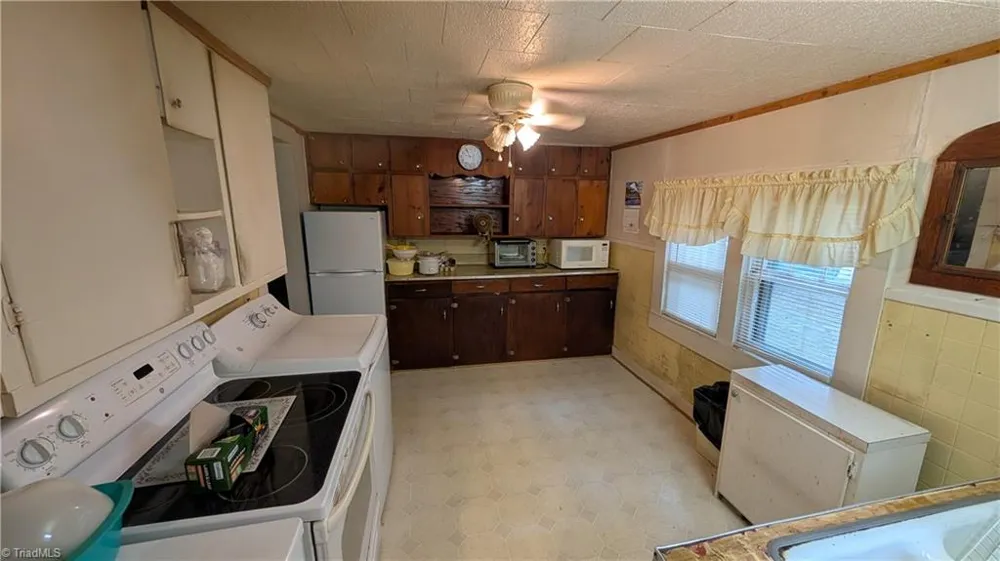 4323 Holly Spring Road Ramseur, NC 27316