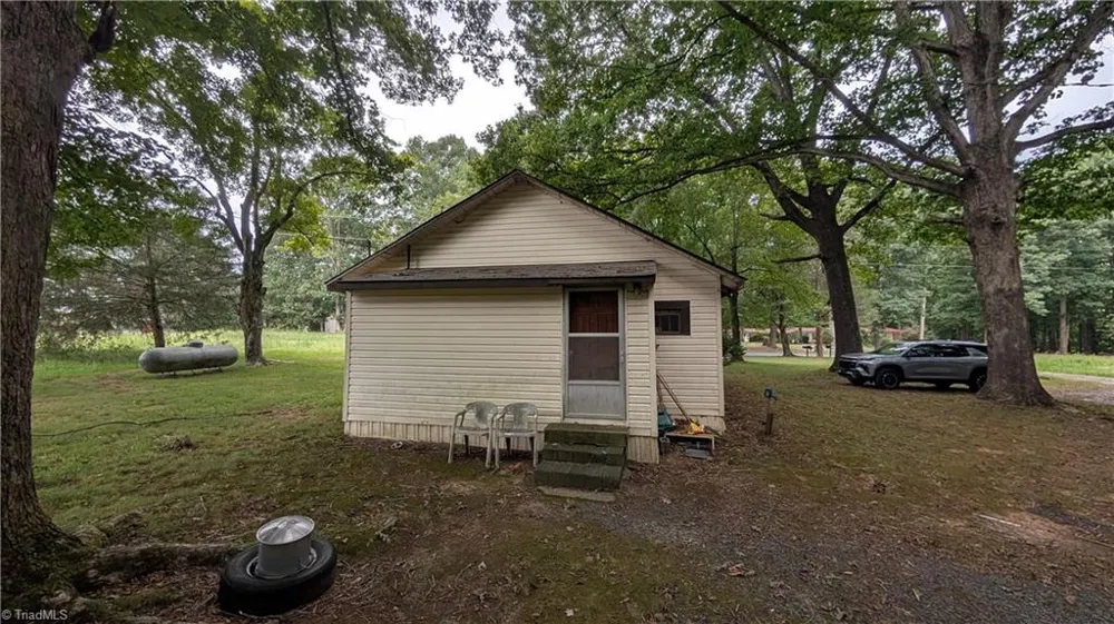 4323 Holly Spring Road Ramseur, NC 27316