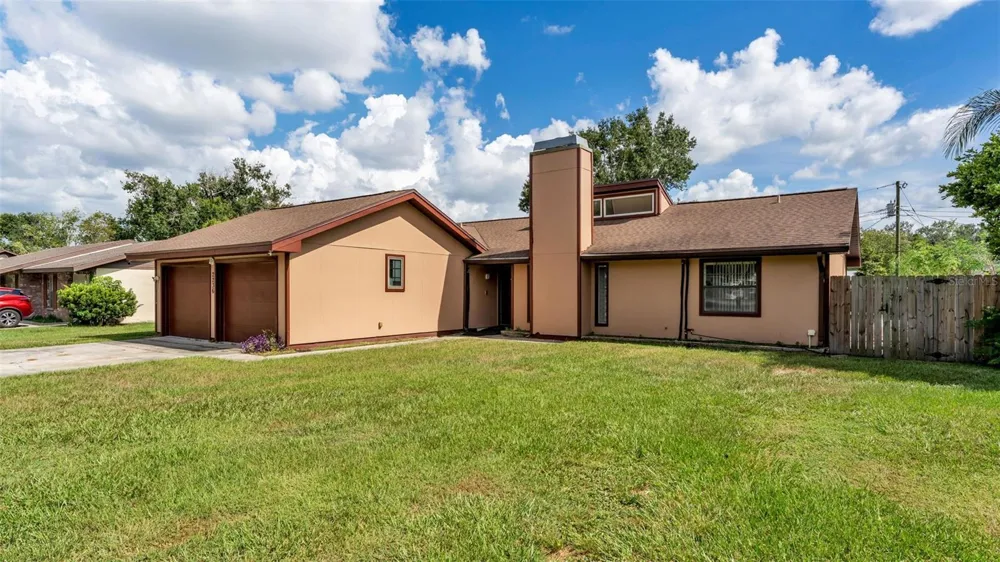 2236 COUNTRY LOOP Lakeland, FL 33811