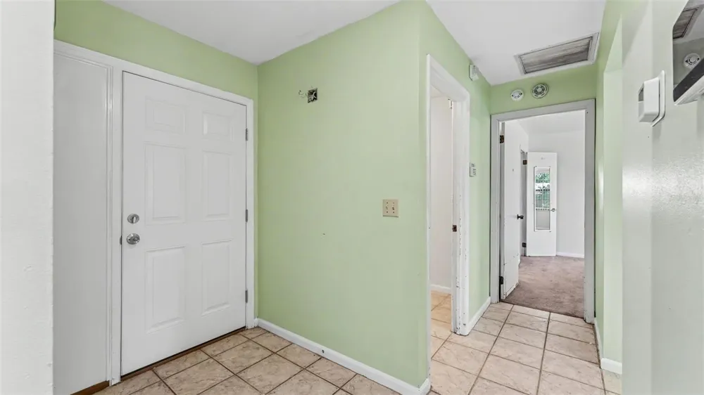 2236 COUNTRY LOOP Lakeland, FL 33811