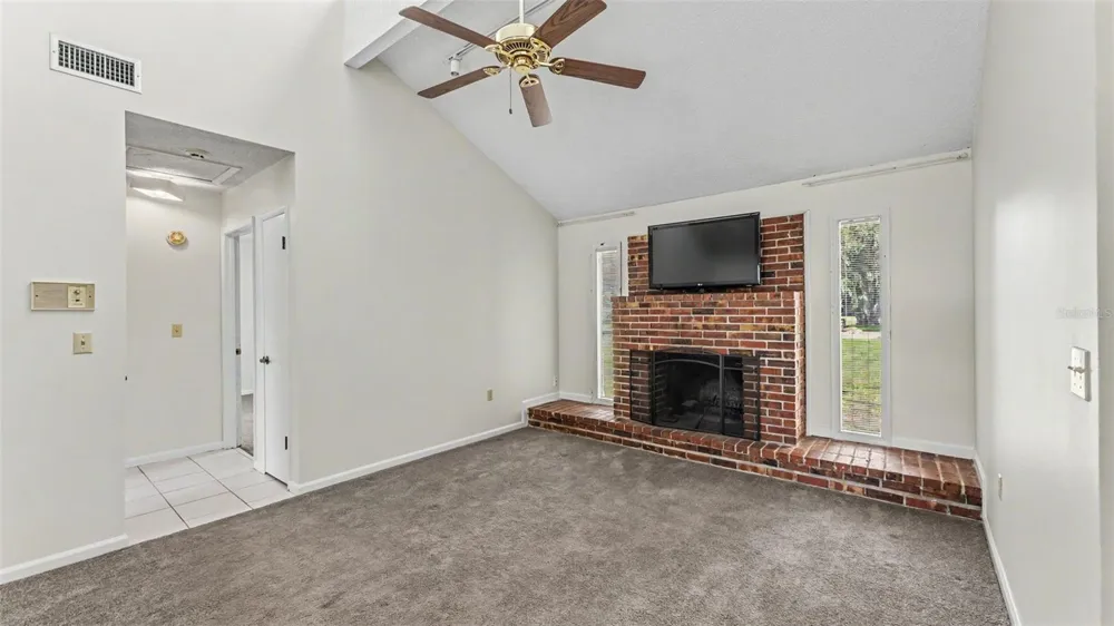 2236 COUNTRY LOOP Lakeland, FL 33811