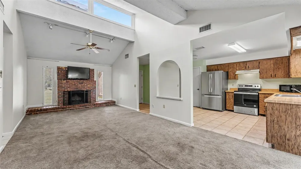 2236 COUNTRY LOOP Lakeland, FL 33811