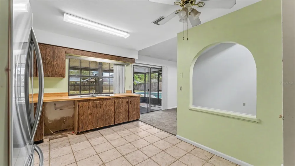 2236 COUNTRY LOOP Lakeland, FL 33811