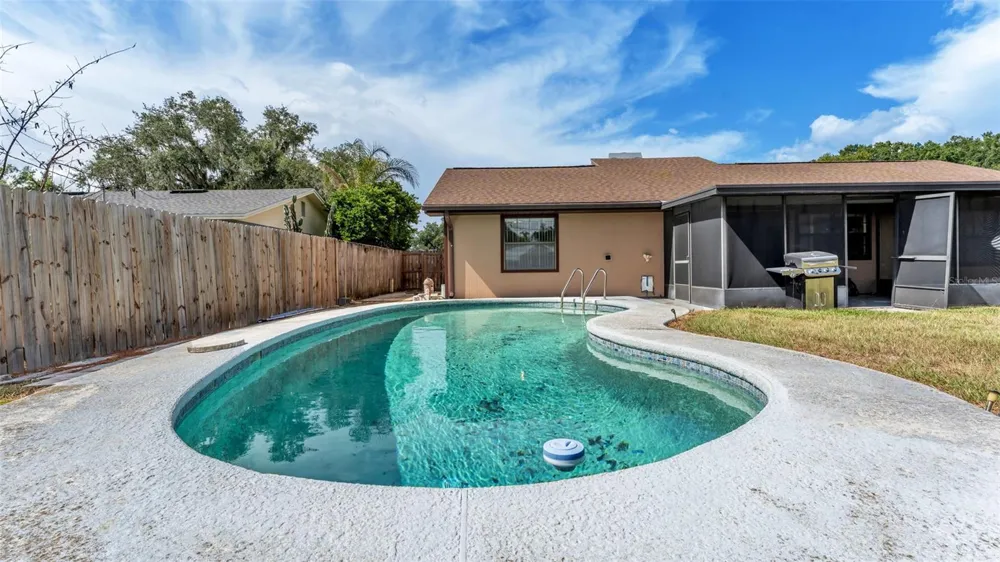 2236 COUNTRY LOOP Lakeland, FL 33811