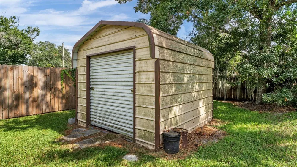 2236 COUNTRY LOOP Lakeland, FL 33811