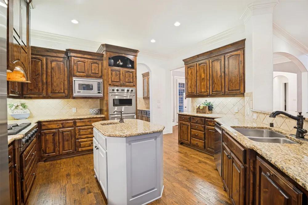 1304 Overland Drive Murphy, TX 75094