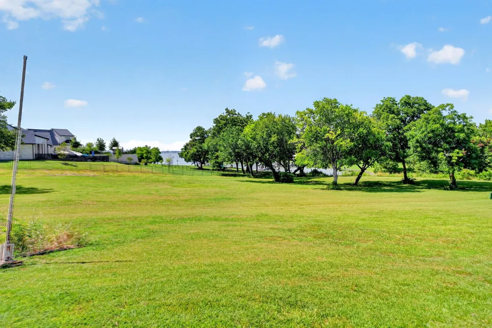 12 Meadowlake Drive Heath, TX 75032