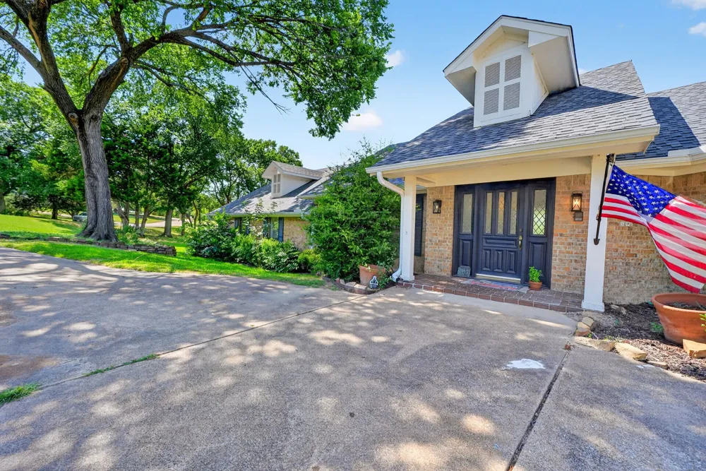 12 Meadowlake Drive Heath, TX 75032