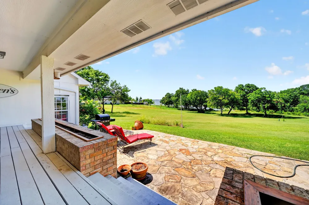 12 Meadowlake Drive Heath, TX 75032
