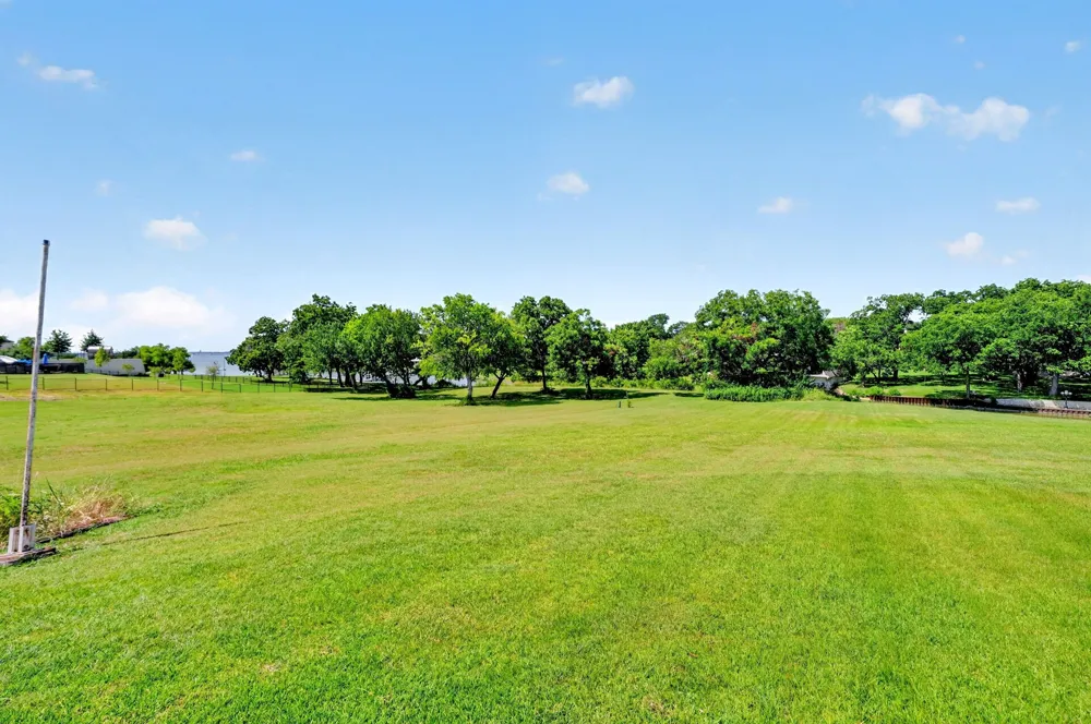12 Meadowlake Drive Heath, TX 75032