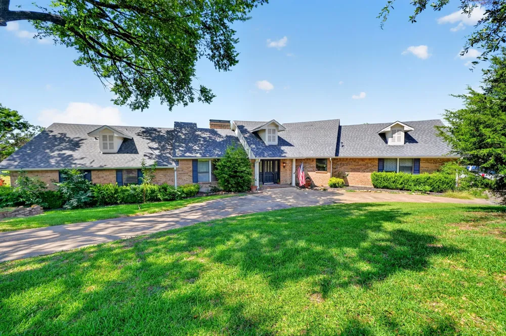 12 Meadowlake Drive Heath, TX 75032
