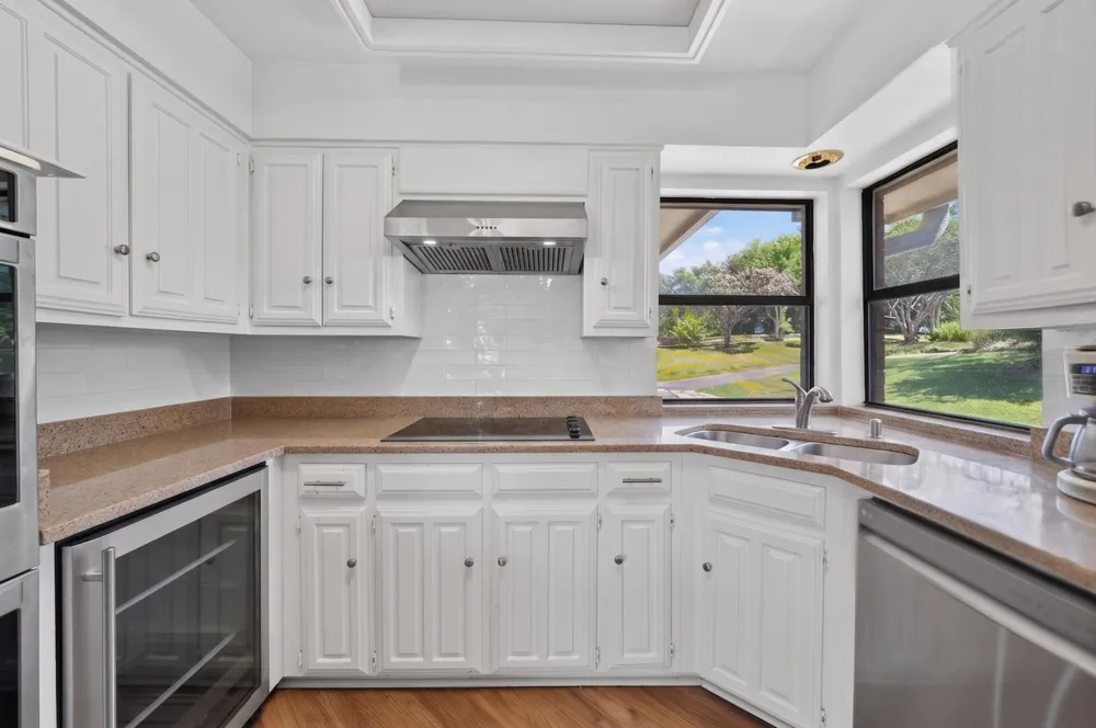 12 Meadowlake Drive Heath, TX 75032