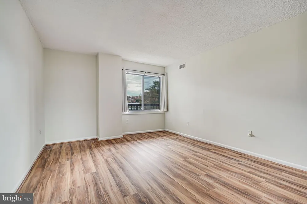 200 PICKETT STREET #214 Alexandria, VA 22304