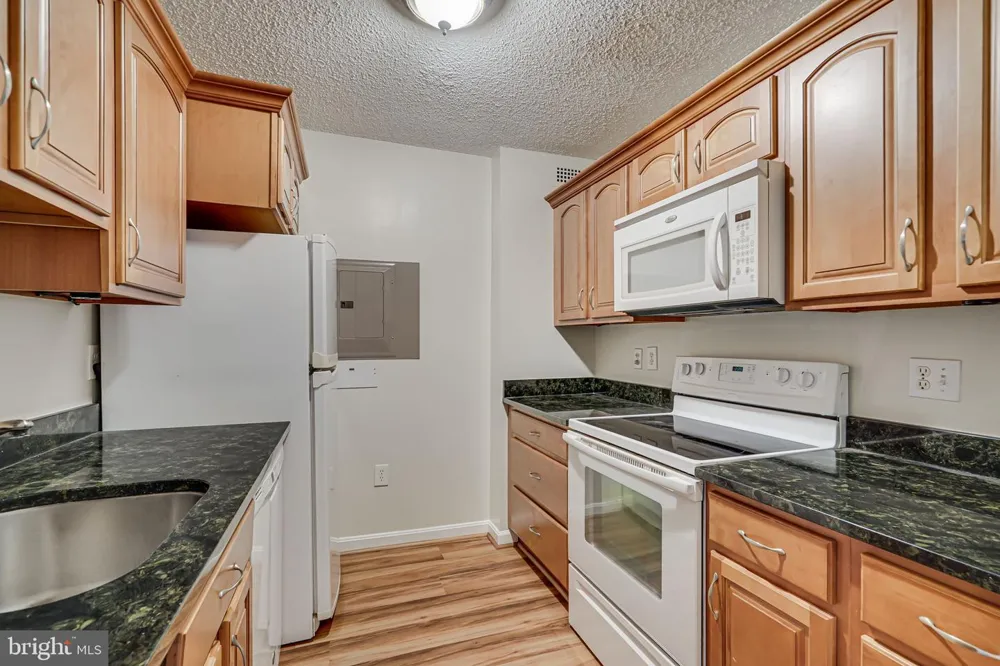 200 PICKETT STREET #214 Alexandria, VA 22304