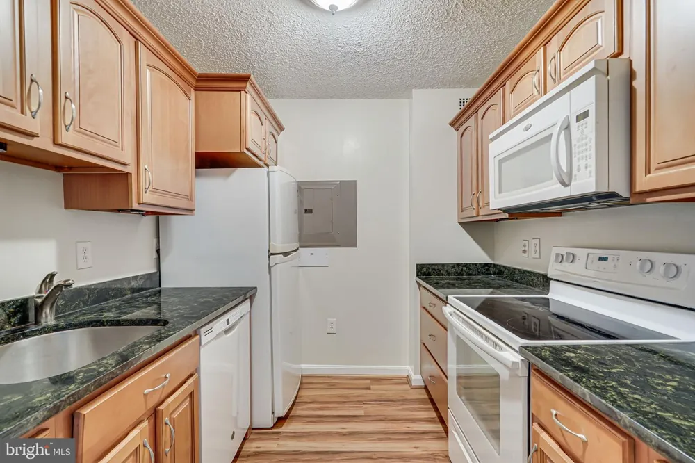 200 PICKETT STREET #214 Alexandria, VA 22304
