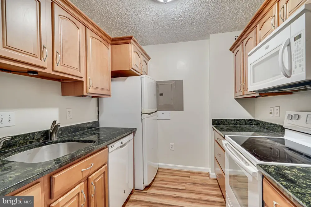 200 PICKETT STREET #214 Alexandria, VA 22304