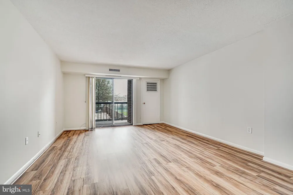 200 PICKETT STREET #214 Alexandria, VA 22304