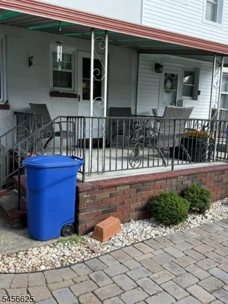 609 Arnett St Elizabeth City, NJ 07202