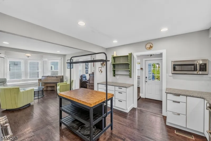 46 Greenwood Ave Madison, NJ 07940