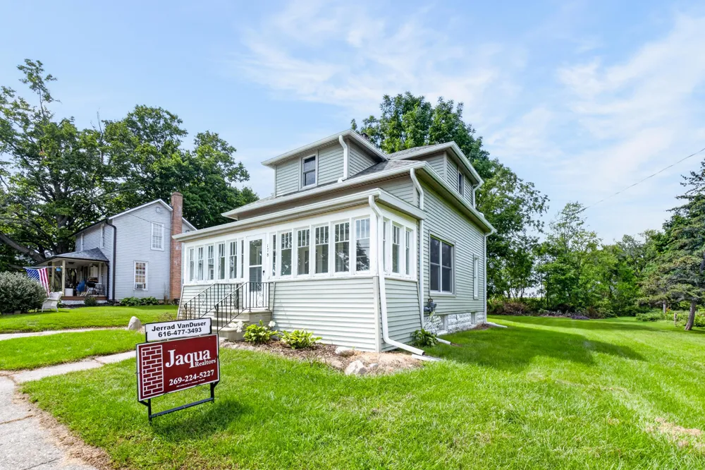 178 S Main Street Woodland, MI 48897