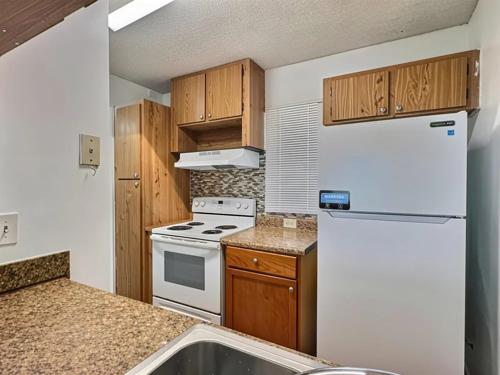 889 TWIN LAKES DRIVE #1-J Coral Springs, FL 33071