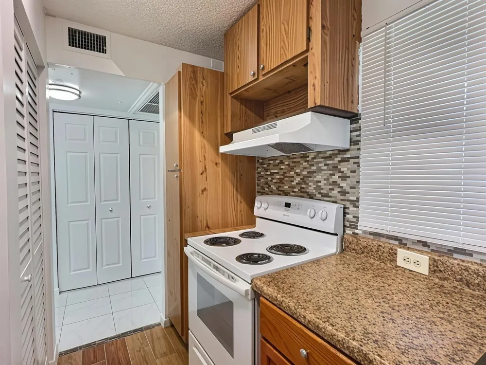 889 TWIN LAKES DRIVE #1-J Coral Springs, FL 33071