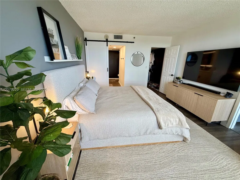 5951 Wellesley Park Dr #605 Boca Raton, FL 33433